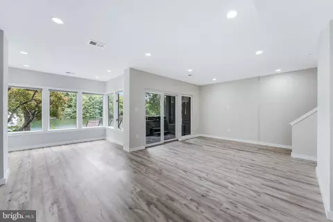 Living - 2001 Chadds Ford Dr, Reston, VA 20191 photo 9 of 10