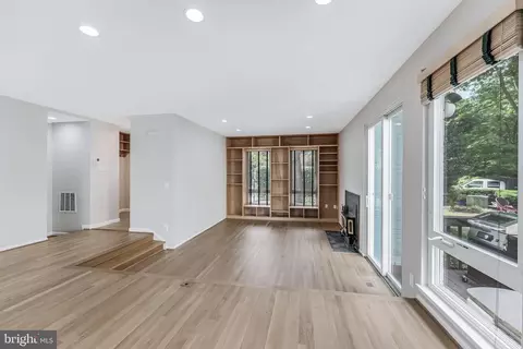Living - 2001 Chadds Ford Dr, Reston, VA 20191 photo 3 of 10