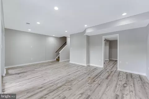 Living - 2001 Chadds Ford Dr, Reston, VA 20191 photo 10 of 10