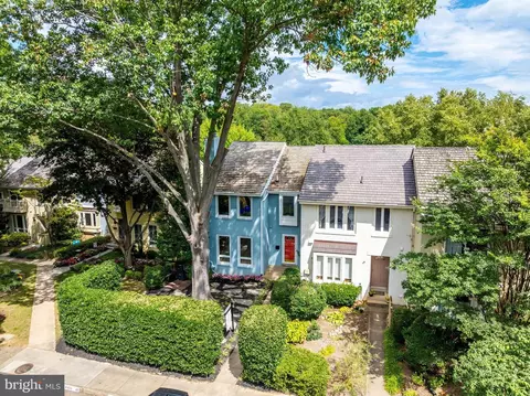 View/Area - 2001 Chadds Ford Dr, Reston, VA 20191 photo 1 of 6