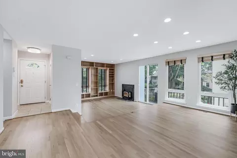 Living - 2001 Chadds Ford Dr, Reston, VA 20191 photo 2 of 10