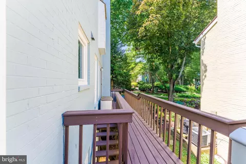 Exterior - 2001 Chadds Ford Dr, Reston, VA 20191 photo 7 of 11