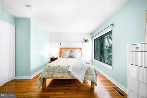 Bedroom - 1386 Northgate Sq, Reston, VA 20190 photo 7 of 8