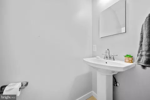 Bath - 1386 Northgate Sq, Reston, VA 20190 photo 1 of 2