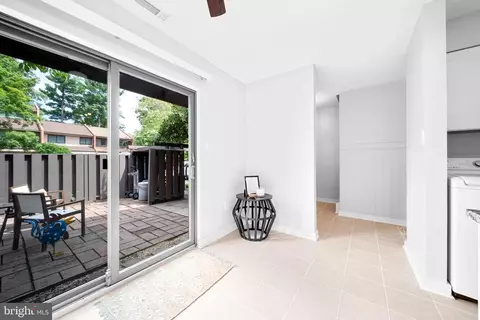 Entry Way - 1386 Northgate Sq, Reston, VA 20190 photo 1 of 3