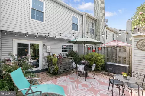 6580 Medinah Ln, Alexandria, VA 22312