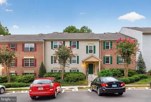 3805 Green Ridge Ct #302, Fairfax, VA 22033