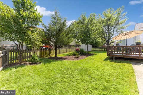Exterior - 2913 Ashdown Forest Dr, Herndon, VA 20171 photo 8 of 12
