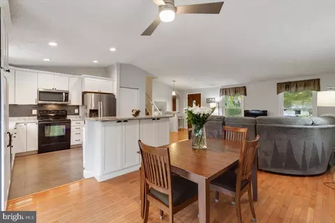 Dining - 2913 Ashdown Forest Dr, Herndon, VA 20171 photo 1 of 2