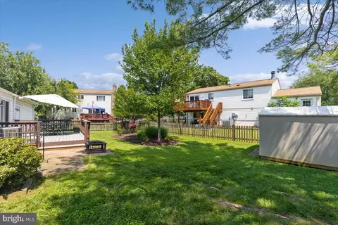 Exterior - 2913 Ashdown Forest Dr, Herndon, VA 20171 photo 9 of 12
