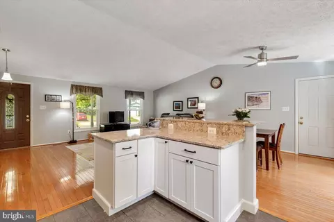 Kitchen - 2913 Ashdown Forest Dr, Herndon, VA 20171 photo 1 of 6
