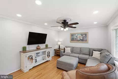 Living - 7023 Ashbury Dr, Springfield, VA 22152 photo 1 of 1