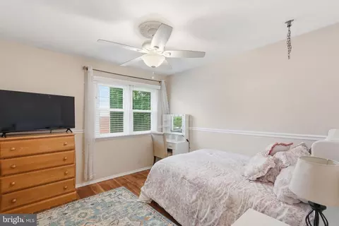 Bedroom - 7023 Ashbury Dr, Springfield, VA 22152 photo 10 of 12
