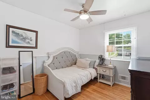 Bedroom - 7023 Ashbury Dr, Springfield, VA 22152 photo 4 of 12
