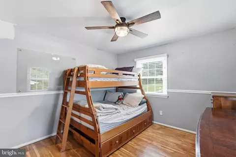 Bedroom - 7023 Ashbury Dr, Springfield, VA 22152 photo 8 of 12