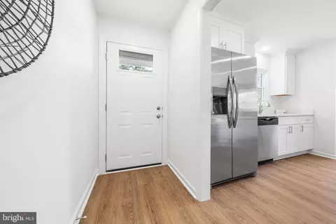 Entry Way - 6221 Apache St, Springfield, VA 22150 photo 1 of 8