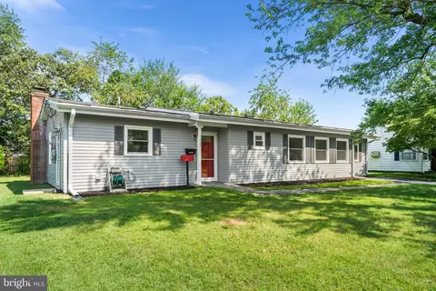 Exterior - 6221 Apache St, Springfield, VA 22150 photo 3 of 6