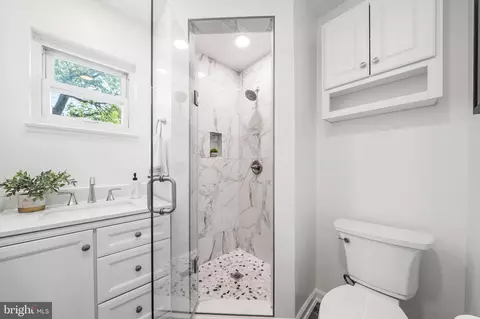 Bath - 6221 Apache St, Springfield, VA 22150 photo 2 of 3