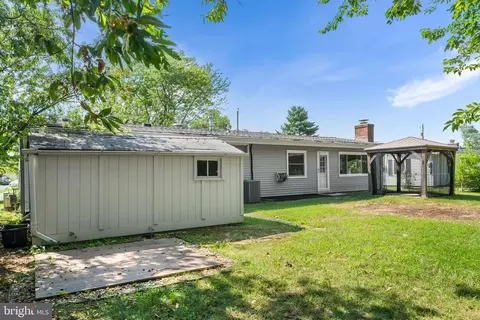 Exterior - 6221 Apache St, Springfield, VA 22150 photo 6 of 6