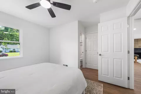 Bedroom - 6221 Apache St, Springfield, VA 22150 photo 3 of 3