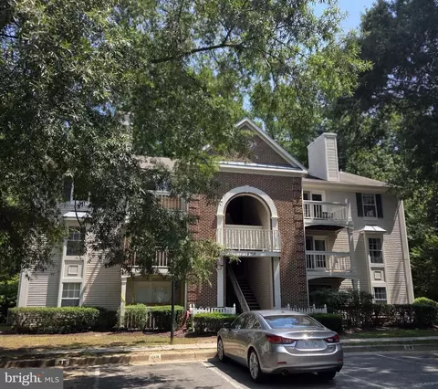 5708 Shadwell Ct #101, Alexandria, VA 22309