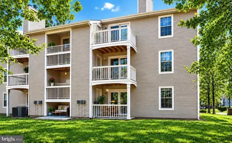 5708 Shadwell Ct #101, Alexandria, VA 22309