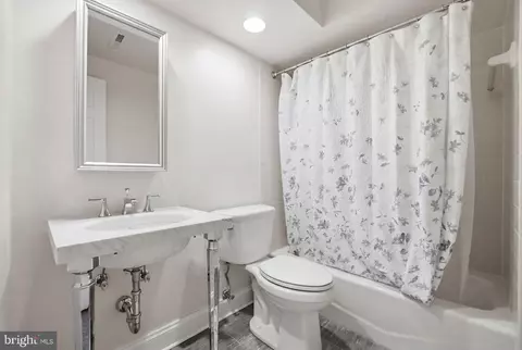 Bath - 6610 Madison Mclean Drive Dr, Mclean, VA 22101 photo 2 of 3