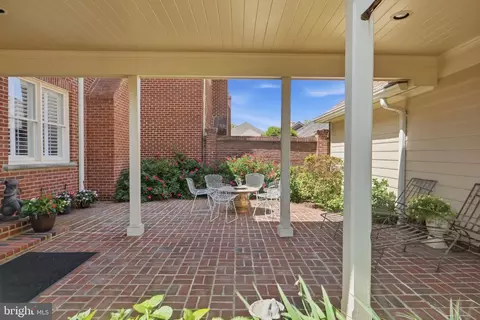 Exterior - 6610 Madison Mclean Drive Dr, Mclean, VA 22101 photo 7 of 8