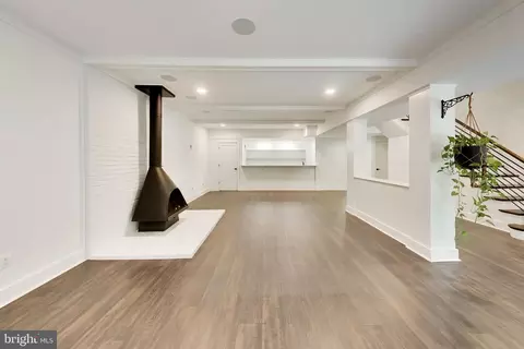 Living - 704 Blueberry Hill Rd, Mclean, VA 22101 photo 5 of 6