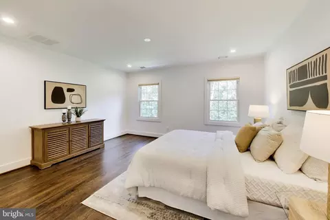 Bedroom - 704 Blueberry Hill Rd, Mclean, VA 22101 photo 4 of 7