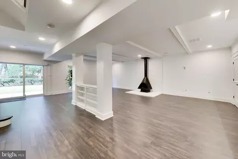 Living - 704 Blueberry Hill Rd, Mclean, VA 22101 photo 6 of 6