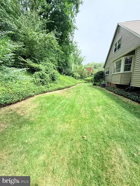 Exterior - 6012 Nassau Dr, Springfield, VA 22152 photo 4 of 5