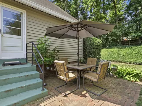 Exterior - 6012 Nassau Dr, Springfield, VA 22152 photo 2 of 5