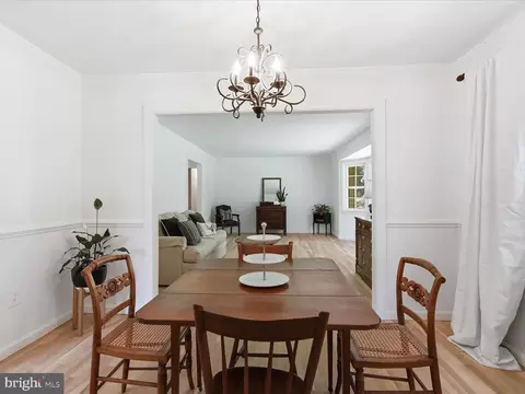 Dining - 6012 Nassau Dr, Springfield, VA 22152 photo 1 of 2