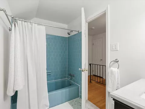 Bath - 6012 Nassau Dr, Springfield, VA 22152 photo 5 of 6