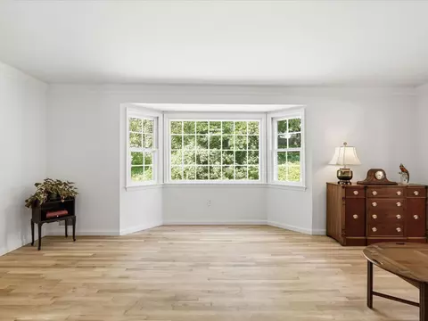 Living - 6012 Nassau Dr, Springfield, VA 22152 photo 1 of 4