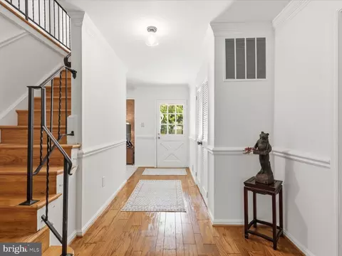Entry Way - 6012 Nassau Dr, Springfield, VA 22152 photo 2 of 6