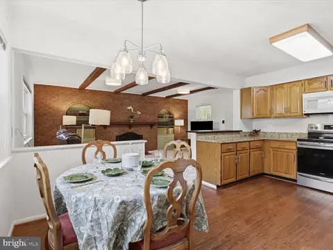 Dining - 6012 Nassau Dr, Springfield, VA 22152 photo 2 of 2