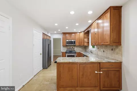 Kitchen - 7316 Walnut Knoll Dr, Springfield, VA 22153 photo 4 of 4