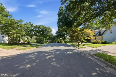 View/Area - 7316 Walnut Knoll Dr, Springfield, VA 22153 photo 3 of 3