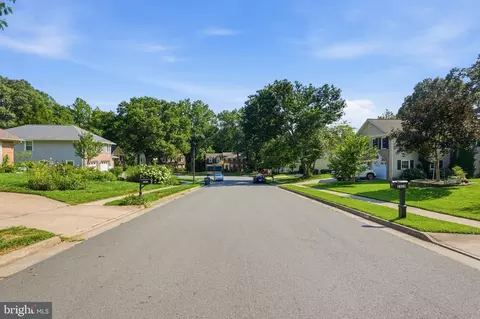 View/Area - 7316 Walnut Knoll Dr, Springfield, VA 22153 photo 2 of 3