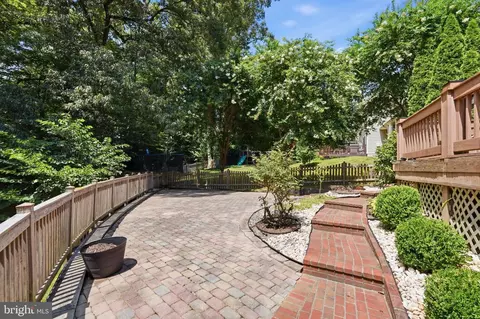 Exterior - 7316 Walnut Knoll Dr, Springfield, VA 22153 photo 8 of 11