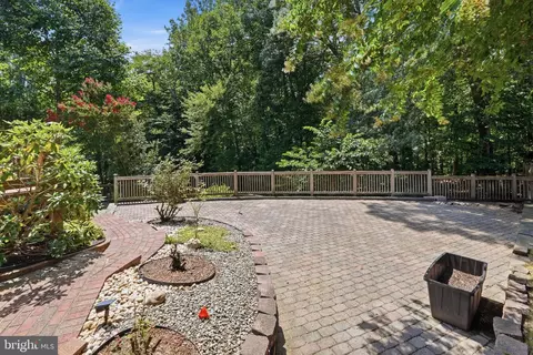 Exterior - 7316 Walnut Knoll Dr, Springfield, VA 22153 photo 7 of 11