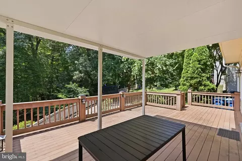 Exterior - 7316 Walnut Knoll Dr, Springfield, VA 22153 photo 5 of 11