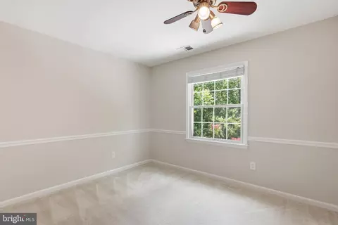 Bedroom - 7316 Walnut Knoll Dr, Springfield, VA 22153 photo 3 of 8