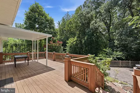 Exterior - 7316 Walnut Knoll Dr, Springfield, VA 22153 photo 6 of 11
