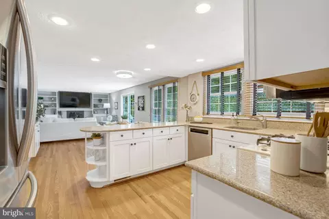 Kitchen - 7809 Roundabout Way, Springfield, VA 22153 photo 5 of 5