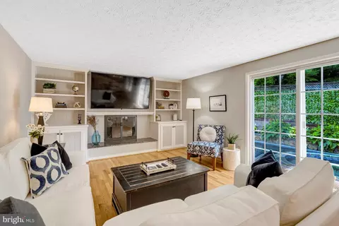 Living - 7809 Roundabout Way, Springfield, VA 22153 photo 3 of 5