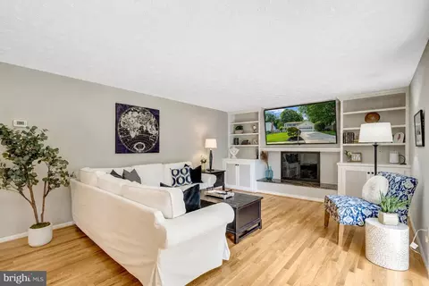 Living - 7809 Roundabout Way, Springfield, VA 22153 photo 2 of 5