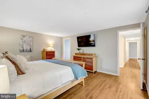 Bedroom - 7809 Roundabout Way, Springfield, VA 22153 photo 4 of 8